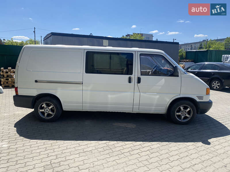 Минивэн Volkswagen Transporter 2000 в Рудки