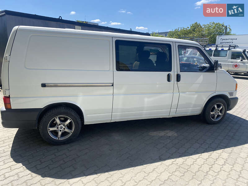 Минивэн Volkswagen Transporter 2000 в Рудки