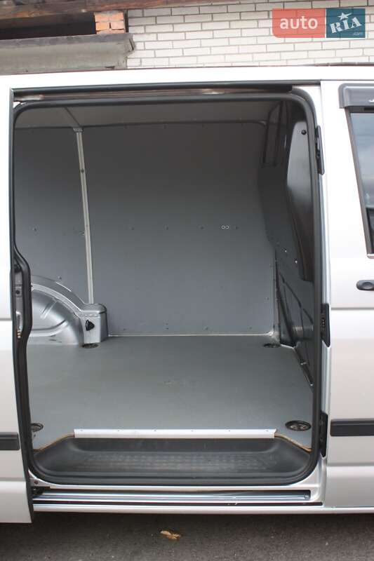 Грузовой фургон Volkswagen Transporter 2014 в Киеве