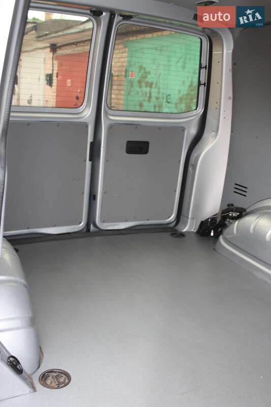 Грузовой фургон Volkswagen Transporter 2014 в Киеве