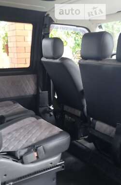 Минивэн Volkswagen Transporter 2000 в 
