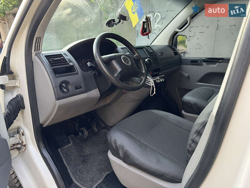 Минивэн Volkswagen Transporter 2005 в Черновцах
