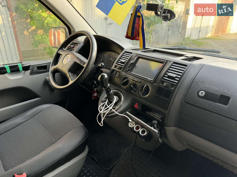 Минивэн Volkswagen Transporter 2005 в Черновцах