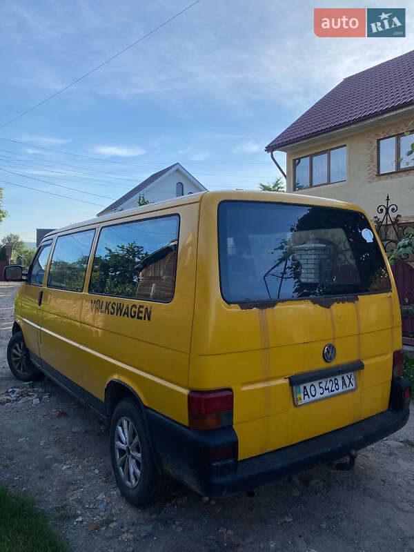 Минивэн Volkswagen Transporter 2000 в Тячеве