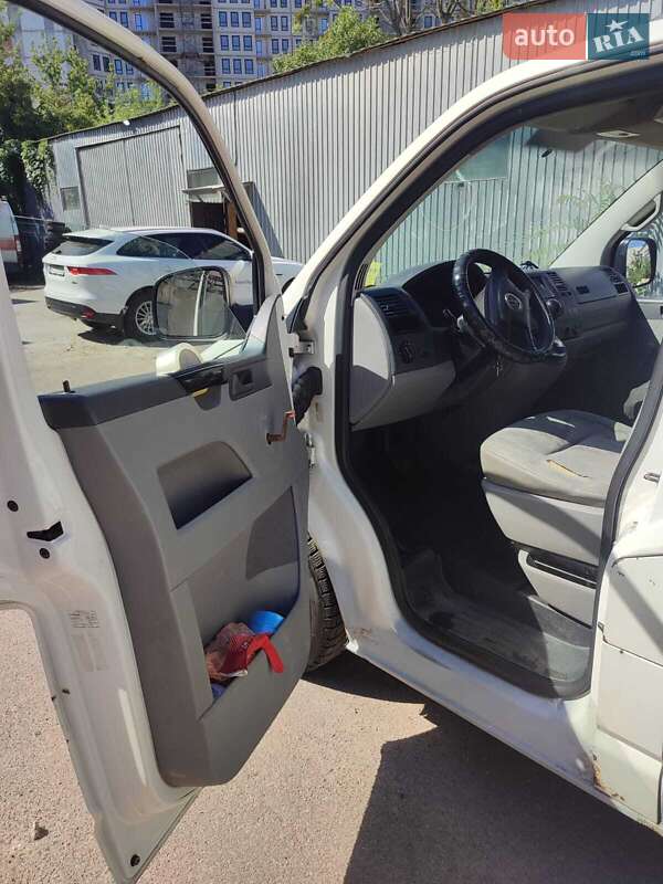 Минивэн Volkswagen Transporter 2004 в Киеве