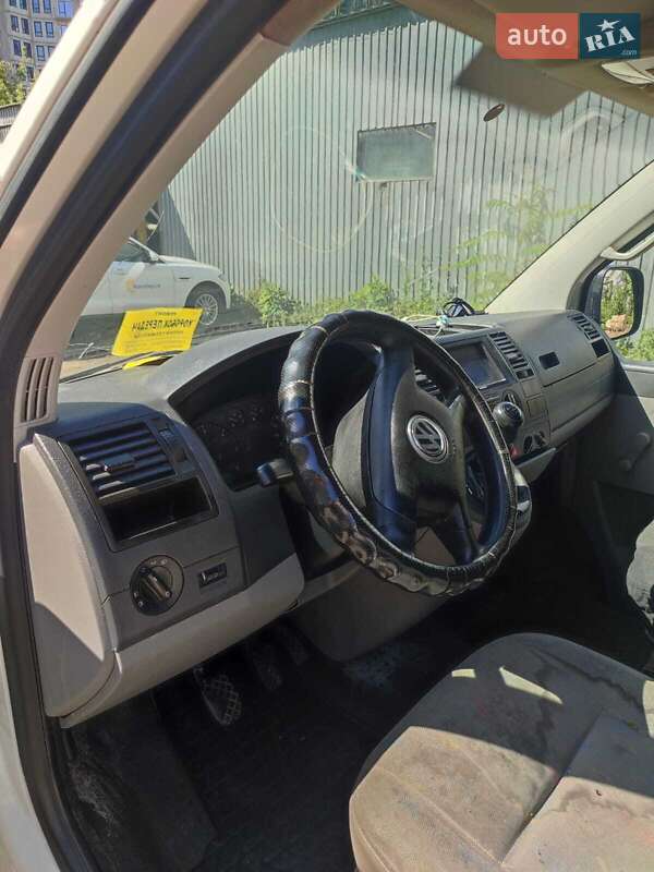 Минивэн Volkswagen Transporter 2004 в Киеве