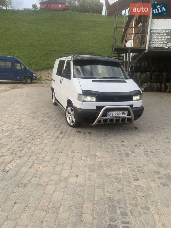 Минивэн Volkswagen Transporter 1995 в Косове
