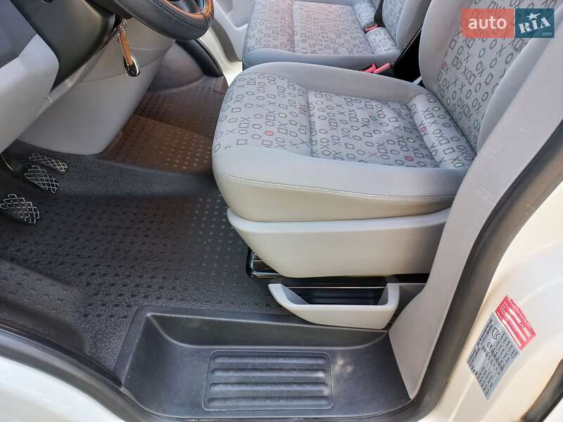 Мінівен Volkswagen Transporter 2006 в Ланівці