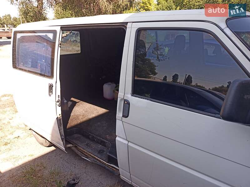 Минивэн Volkswagen Transporter 2003 в Горишних Плавнях