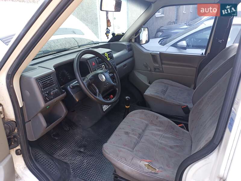Минивэн Volkswagen Transporter 2003 в Горишних Плавнях