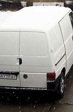 Грузовой фургон Volkswagen Transporter 2003 в 