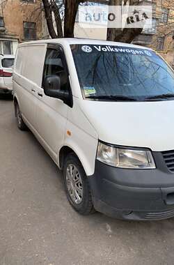 Грузопассажирский фургон Volkswagen Transporter 2005 в Николаеве