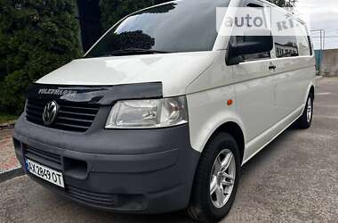 Минивэн Volkswagen Transporter 2005 в Краснограде