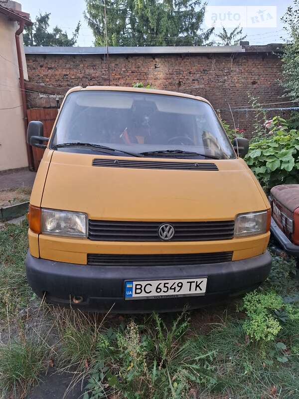 Грузовой фургон Volkswagen Transporter 1996 в Львове