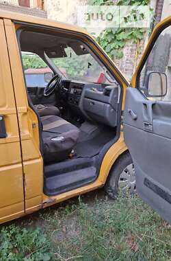 Грузовой фургон Volkswagen Transporter 1996 в Львове