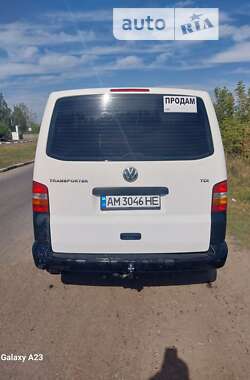 Вантажний фургон Volkswagen Transporter 2010 в Овручі