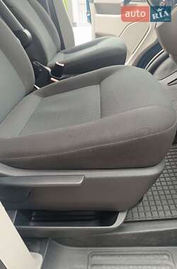 Минивэн Volkswagen Transporter 2016 в 