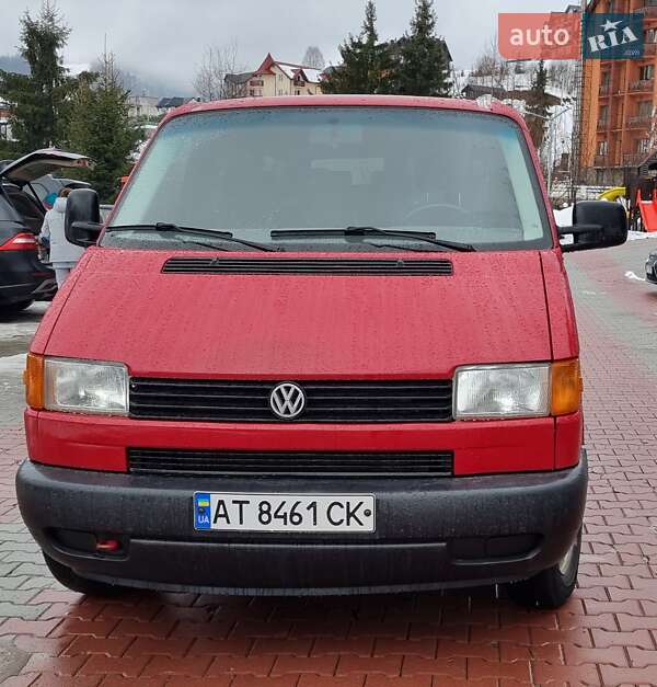 Минивэн Volkswagen Transporter 2000 в Косове