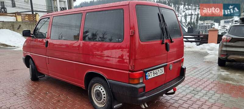 Минивэн Volkswagen Transporter 2000 в Косове