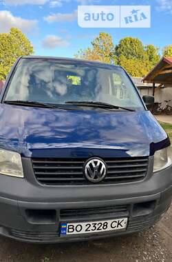 Грузовой фургон Volkswagen Transporter 2004 в Почаеве