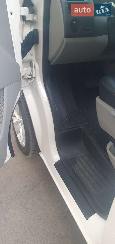 Мінівен Volkswagen Transporter 2015 в Дніпрі