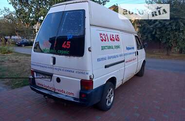 Грузовой фургон Volkswagen Transporter 2003 в Лубнах