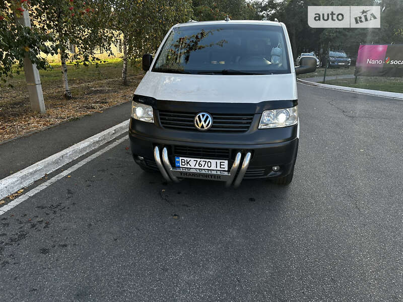 Минивэн Volkswagen Transporter 2006 в Червонограде