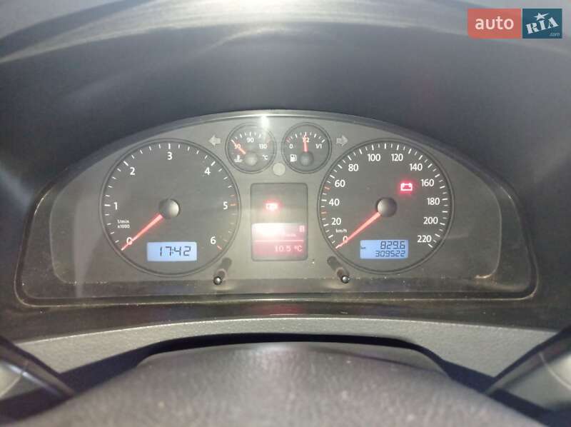 Минивэн Volkswagen Transporter 2005 в Коростене