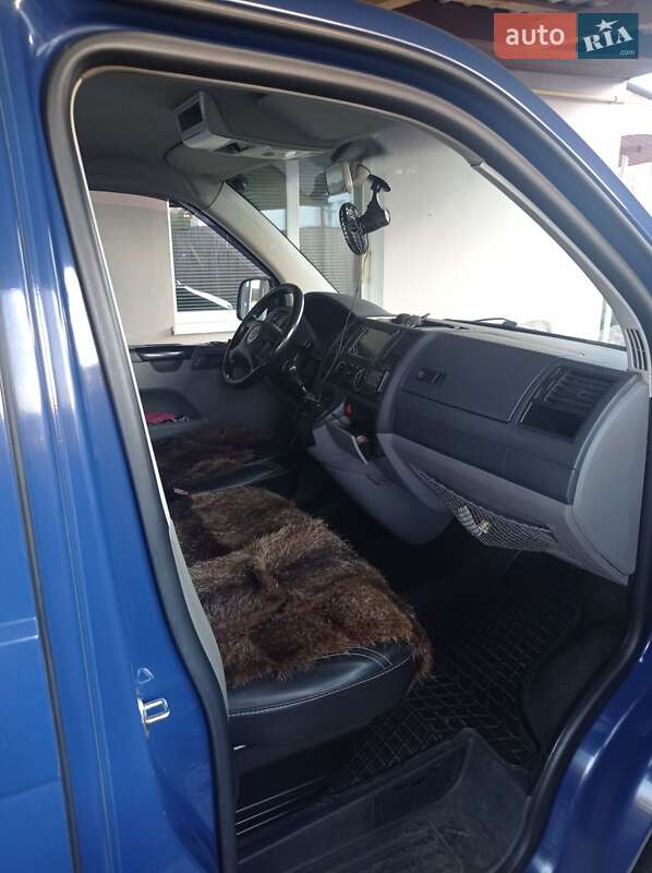 Минивэн Volkswagen Transporter 2005 в Коростене