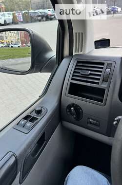 Вантажний фургон Volkswagen Transporter 2011 в Києві