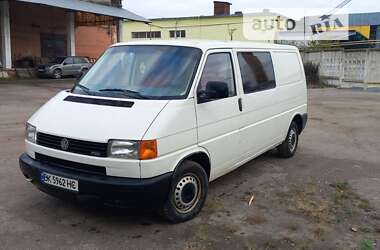 Мінівен Volkswagen Transporter 2000 в Рівному