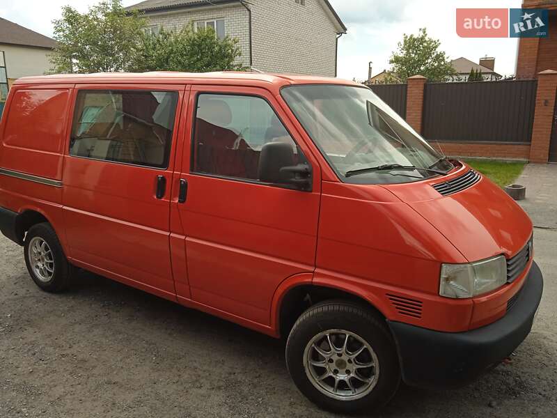 Вантажопасажирський фургон Volkswagen Transporter 2002 в Чернігові