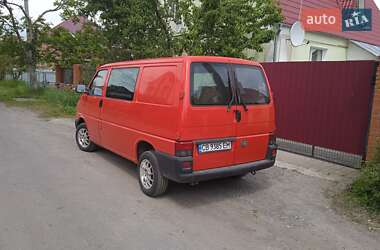 Вантажопасажирський фургон Volkswagen Transporter 2002 в Чернігові