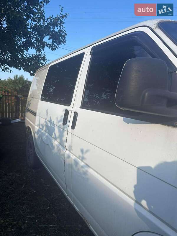 Минивэн Volkswagen Transporter 2000 в Сколе