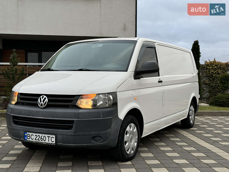 Грузовой фургон Volkswagen Transporter 2011 в Стрые