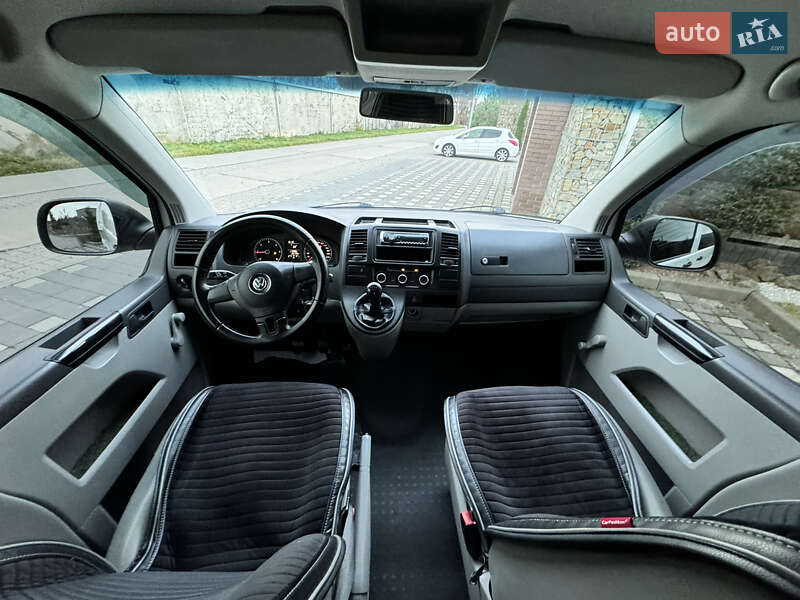 Грузовой фургон Volkswagen Transporter 2011 в Стрые