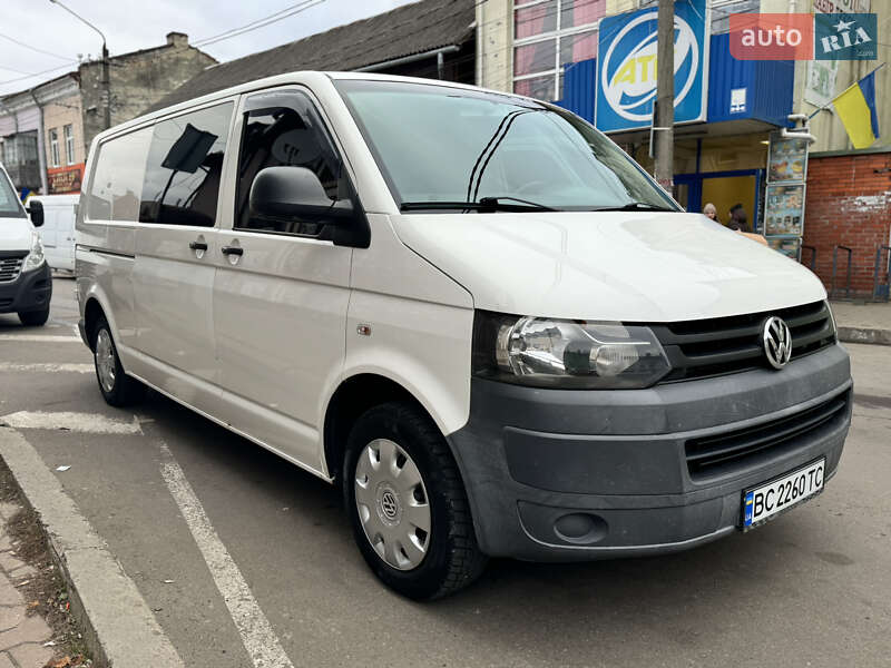 Грузовой фургон Volkswagen Transporter 2011 в Стрые