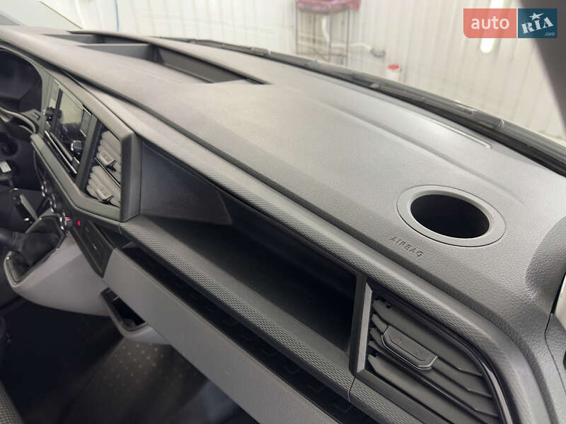 Грузовой фургон Volkswagen Transporter 2022 в Киеве