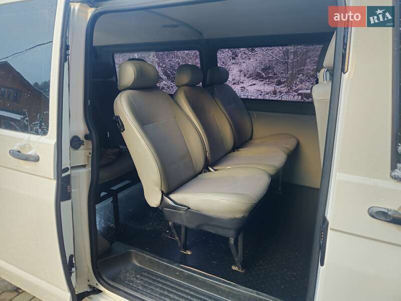 Минивэн Volkswagen Transporter 2010 в Славском