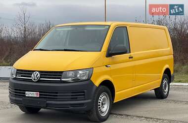 Вантажний фургон Volkswagen Transporter 2017 в Ужгороді