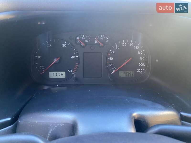 Мінівен Volkswagen Transporter 2003 в Кам'янець-Подільському