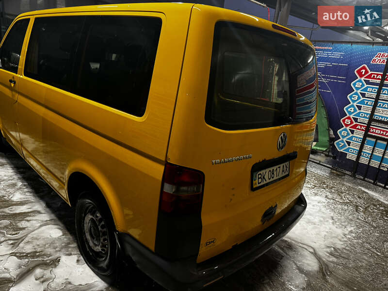 Мінівен Volkswagen Transporter 2006 в Рівному