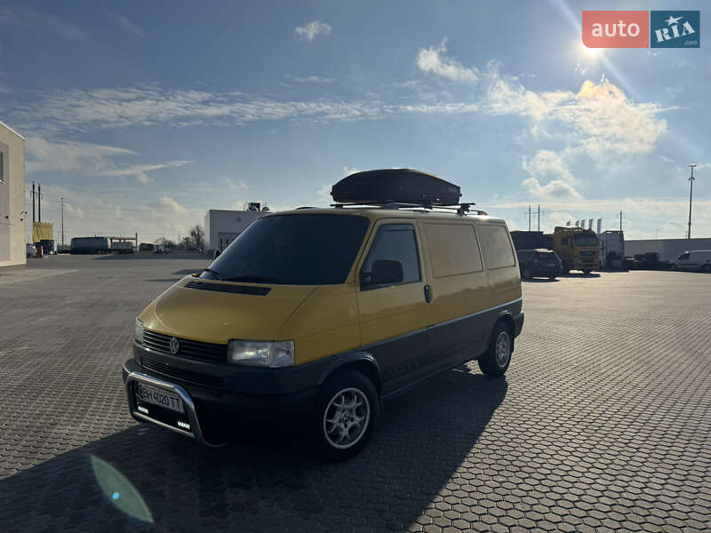 Грузовой фургон Volkswagen Transporter 1999 в Одессе