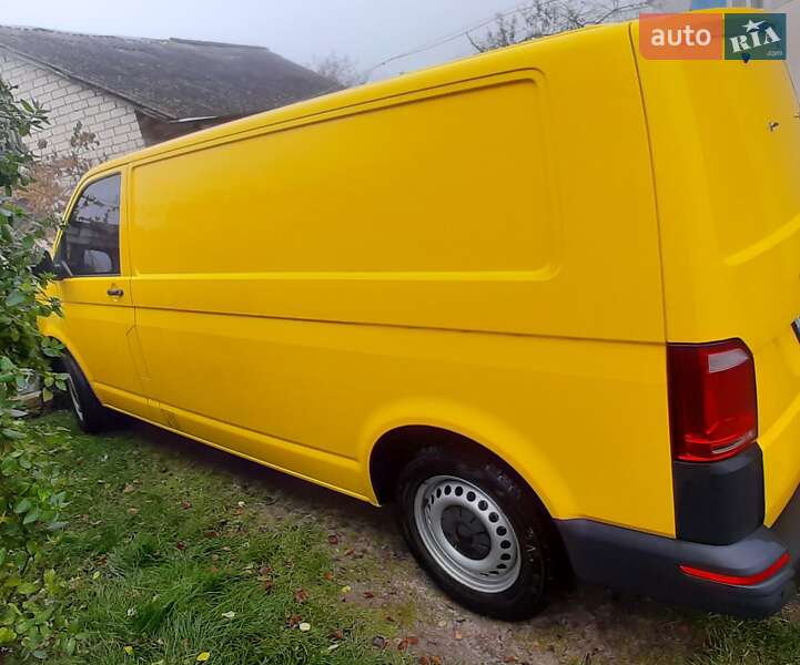 Грузовой фургон Volkswagen Transporter 2016 в Ровно