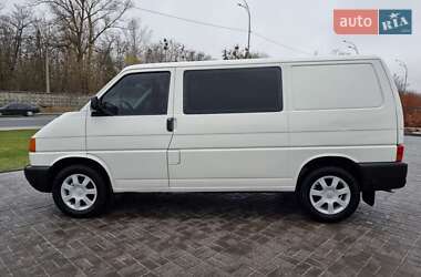 Вантажний фургон Volkswagen Transporter 2003 в Києві