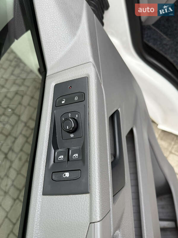 Минивэн Volkswagen Transporter 2020 в Киеве