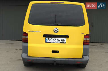 Минивэн Volkswagen Transporter 2004 в Сарнах