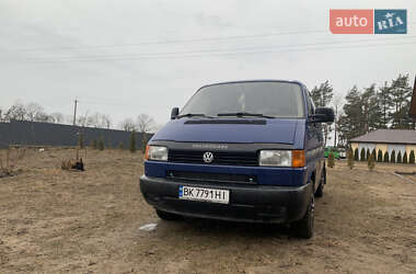 Мінівен Volkswagen Transporter 2000 в Сарнах