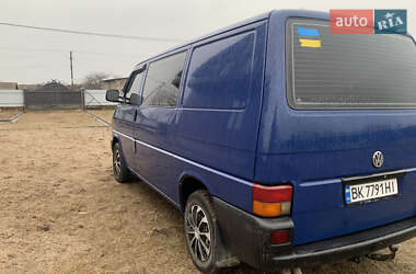 Мінівен Volkswagen Transporter 2000 в Сарнах