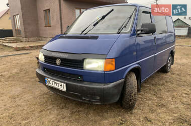 Мінівен Volkswagen Transporter 2000 в Сарнах